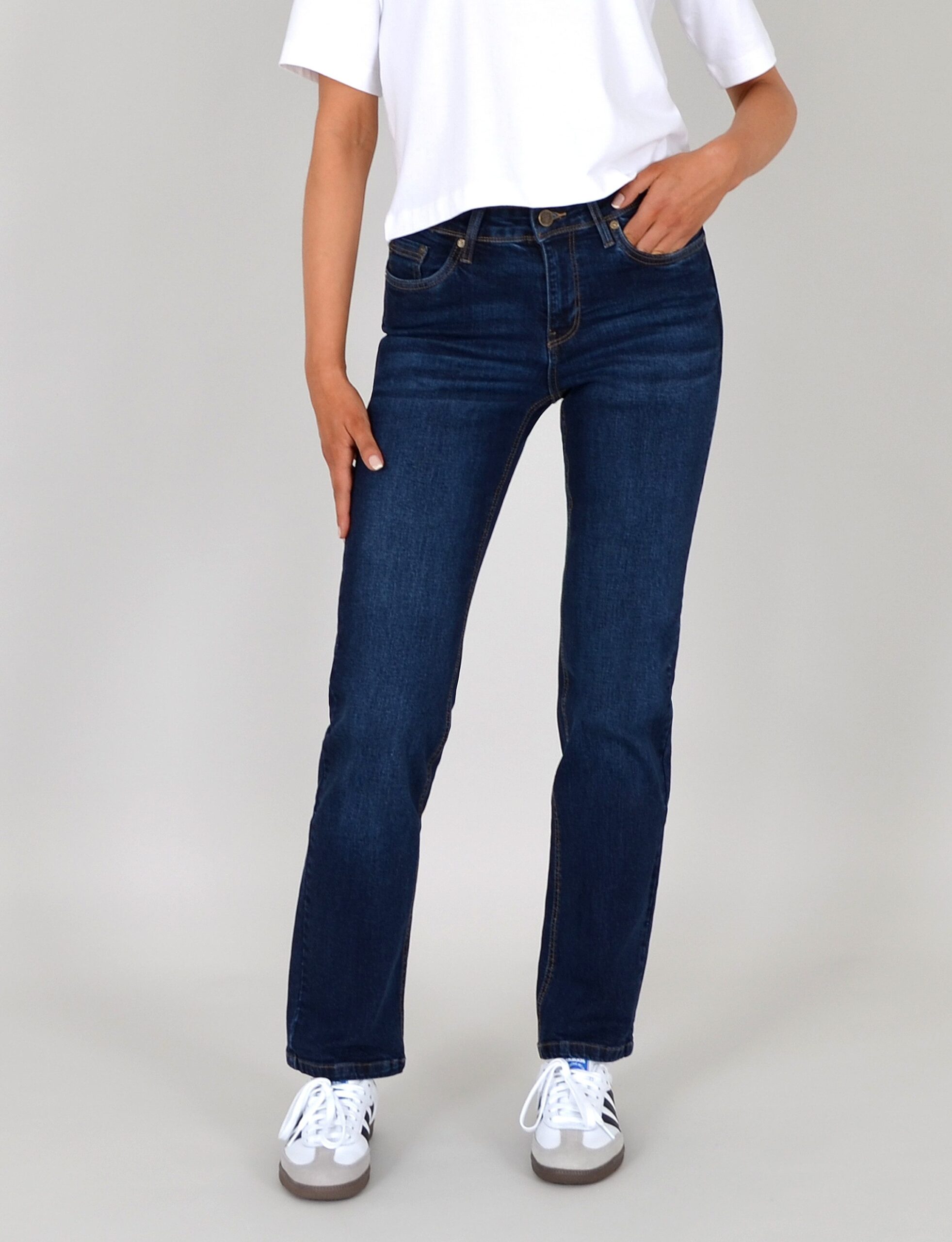 straight-leg-jeans-damen-190xgh-1.jpg